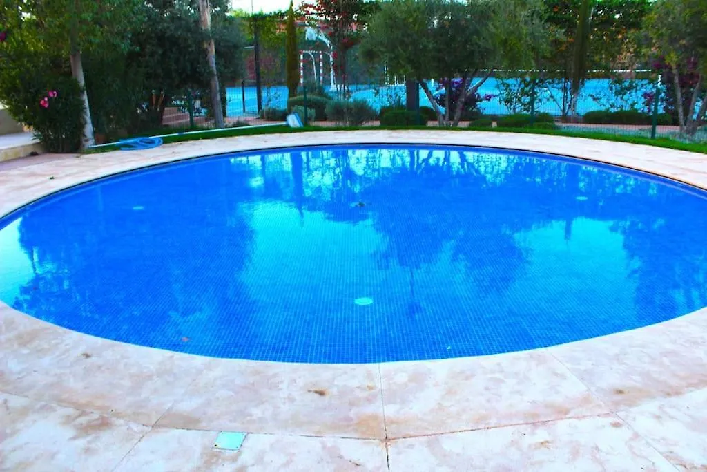Appartement Avec Vue Sur L'Atlas Et Piscine Marakeş